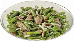 Салат со стручковой фасолью и грибами