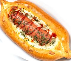 Хачапури с сосиской 1шт