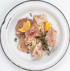 Шашлык свиной из охлажденного мяса 1кг МСК